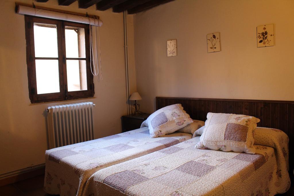 Palacio De Holiday home Velamazan