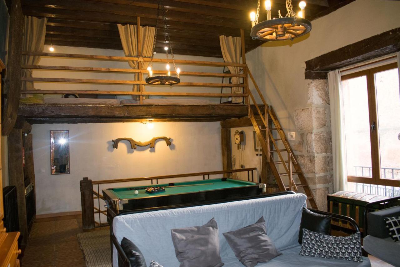 Palacio De Holiday home Velamazan